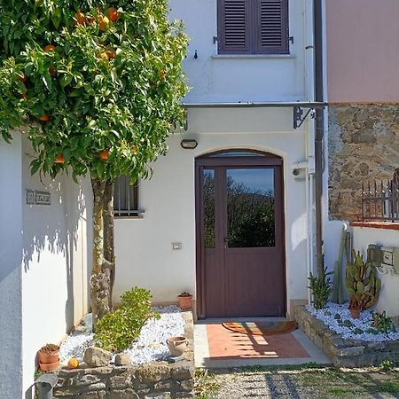 Locazione Turistica La Gesualda Apartamento Castelnuovo di Magra Exterior foto